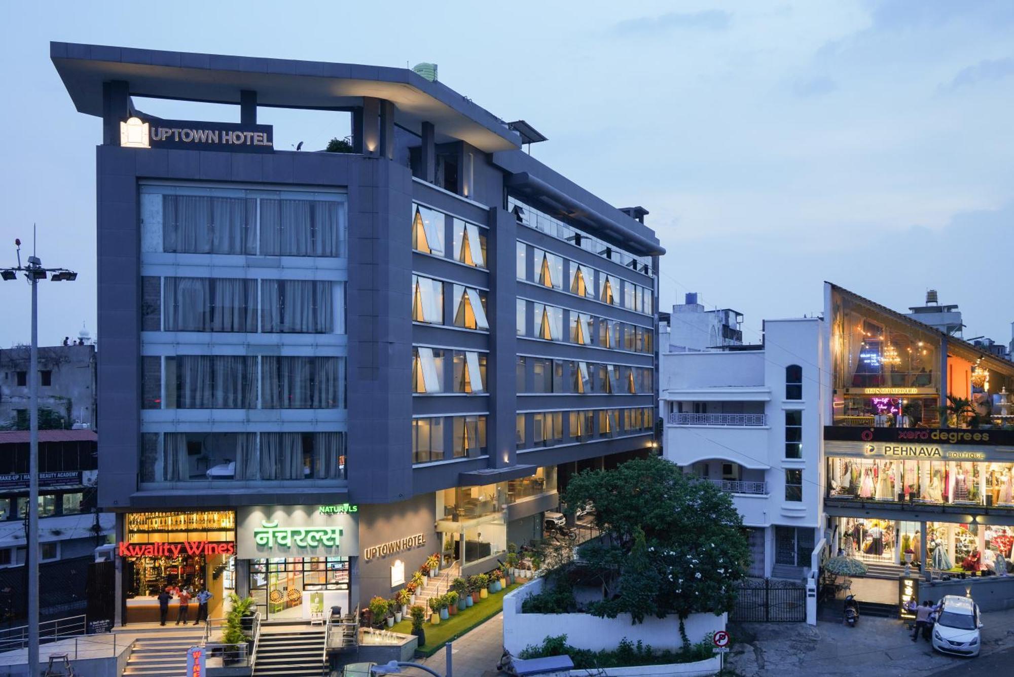 Uptown Hotel Nagpur Exterior photo